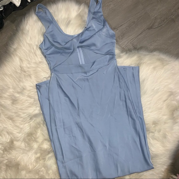 Princess Polly BEAU MIDI DRESS BABY BLUE Size 4 - Picture 4 of 9